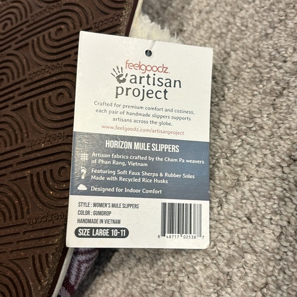 Slippers - Picture 5 of 6